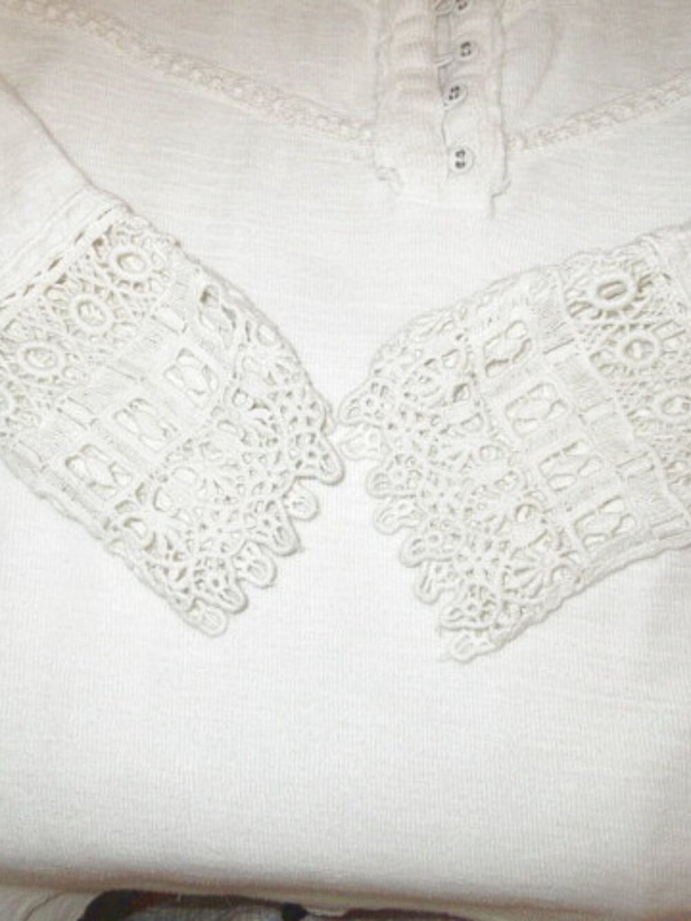 Sundance Henley Top Size M Embroidered Eyelet Crochet Off White Cotton Boho EUC - Picture 5 of 11